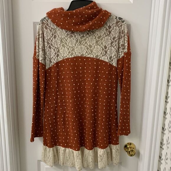 Altered State Size small drop shoulder long sleeve lace & sweater like material - Picture 2 of 8